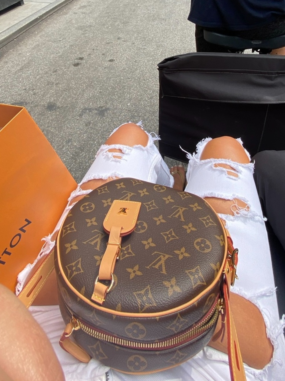 Louis Vuitton Boite Chapeaux MM - Picture 7 of 8